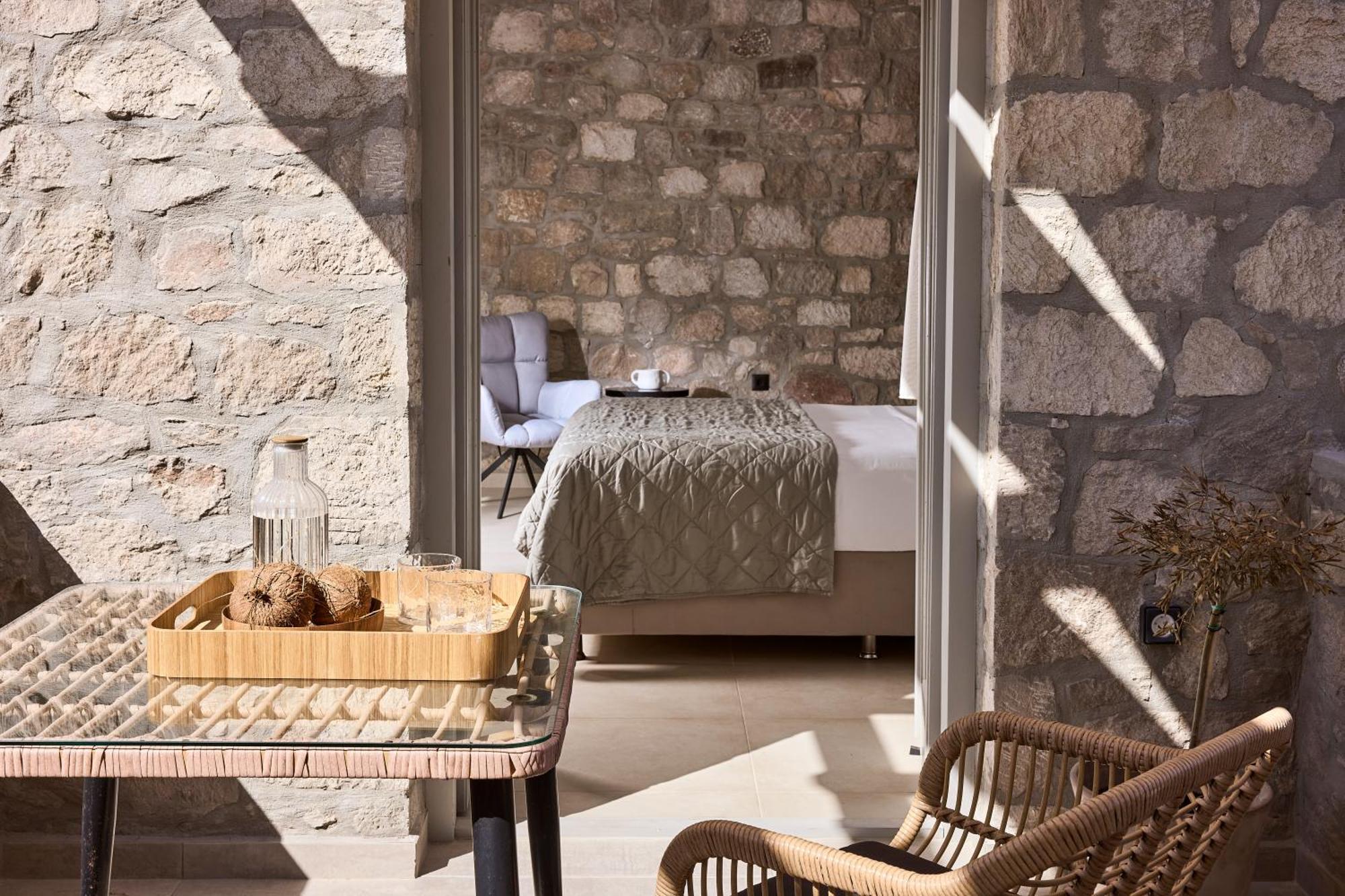 Kedros Milos Suites 아다마스 객실 사진