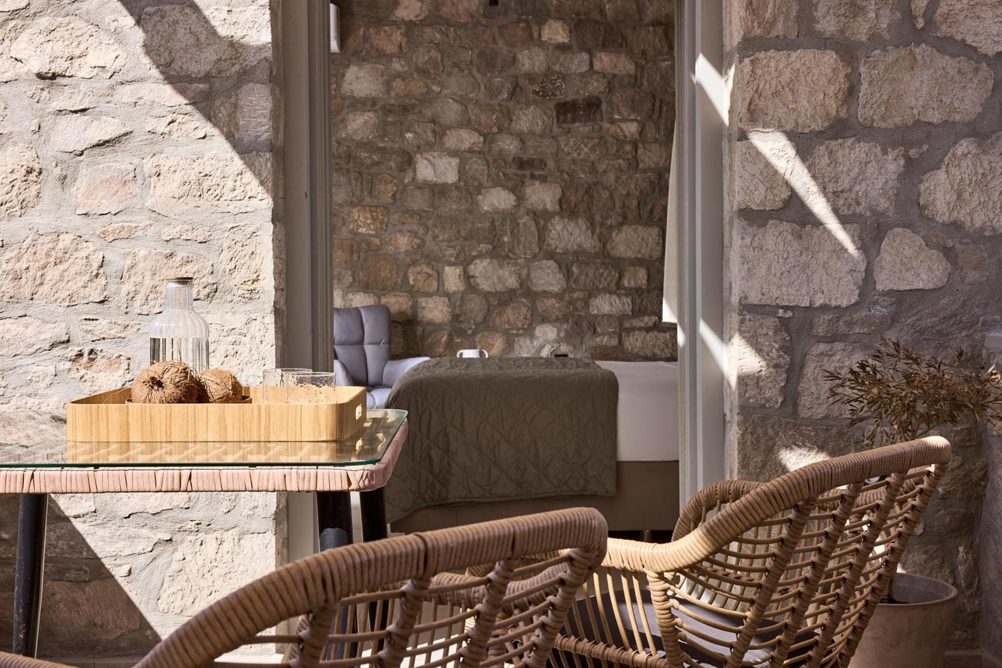 Kedros Milos Suites 아다마스 외부 사진