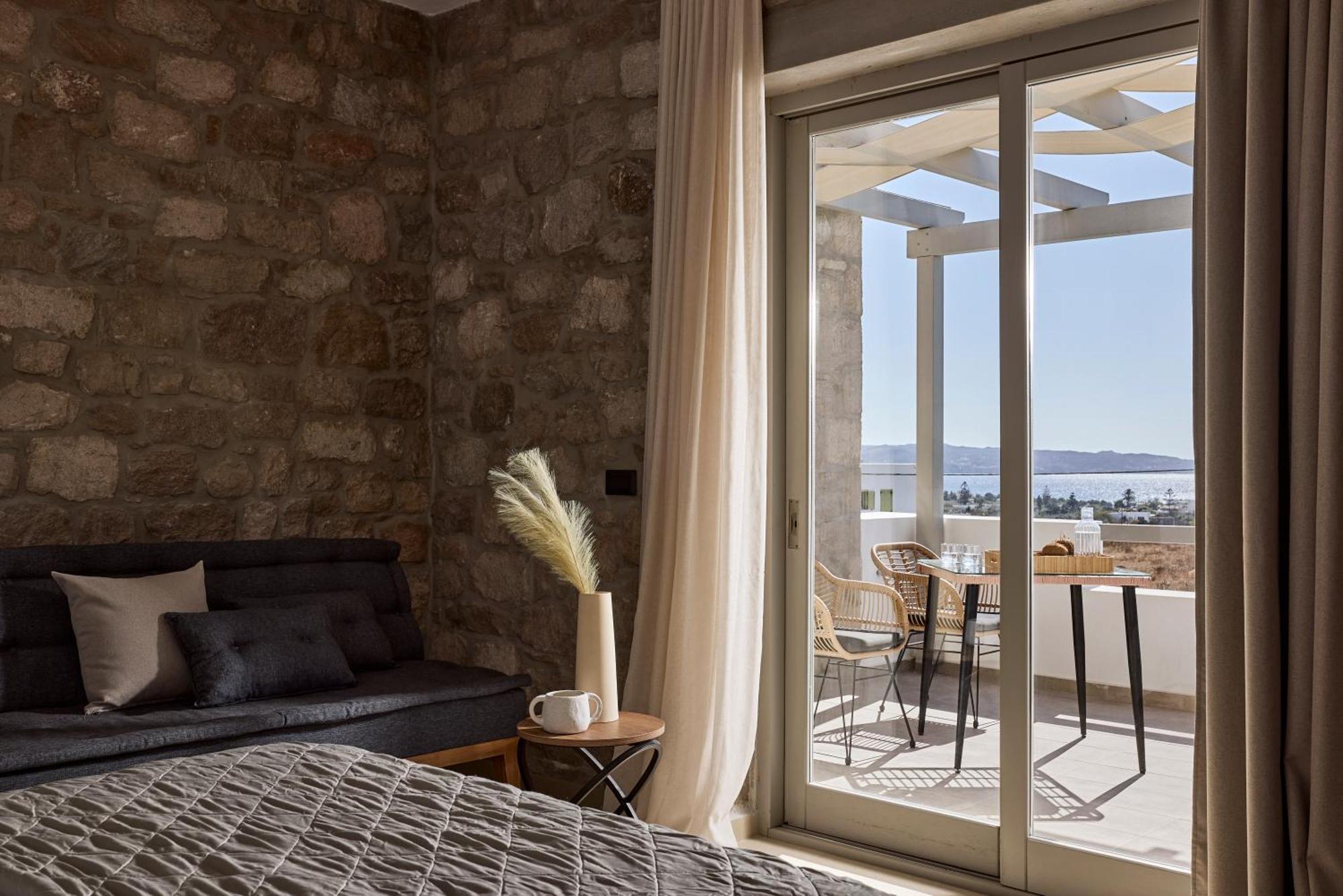 Kedros Milos Suites 아다마스 객실 사진