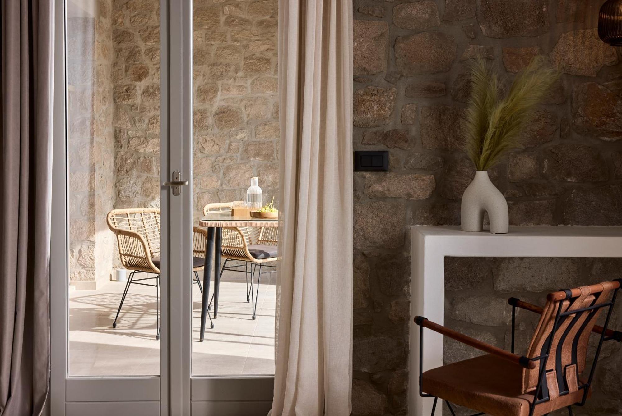 Kedros Milos Suites 아다마스 객실 사진